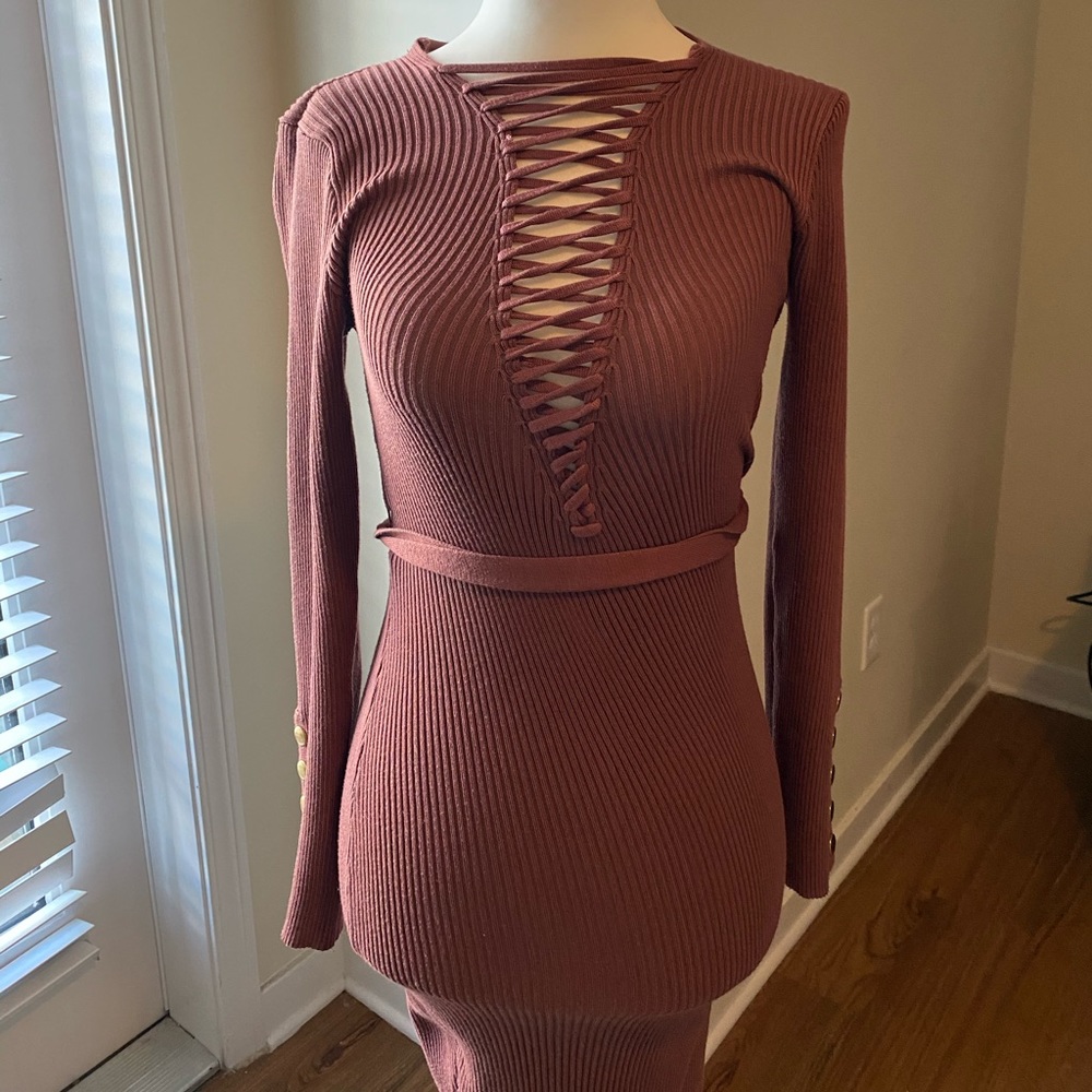 Immodel sweater dress